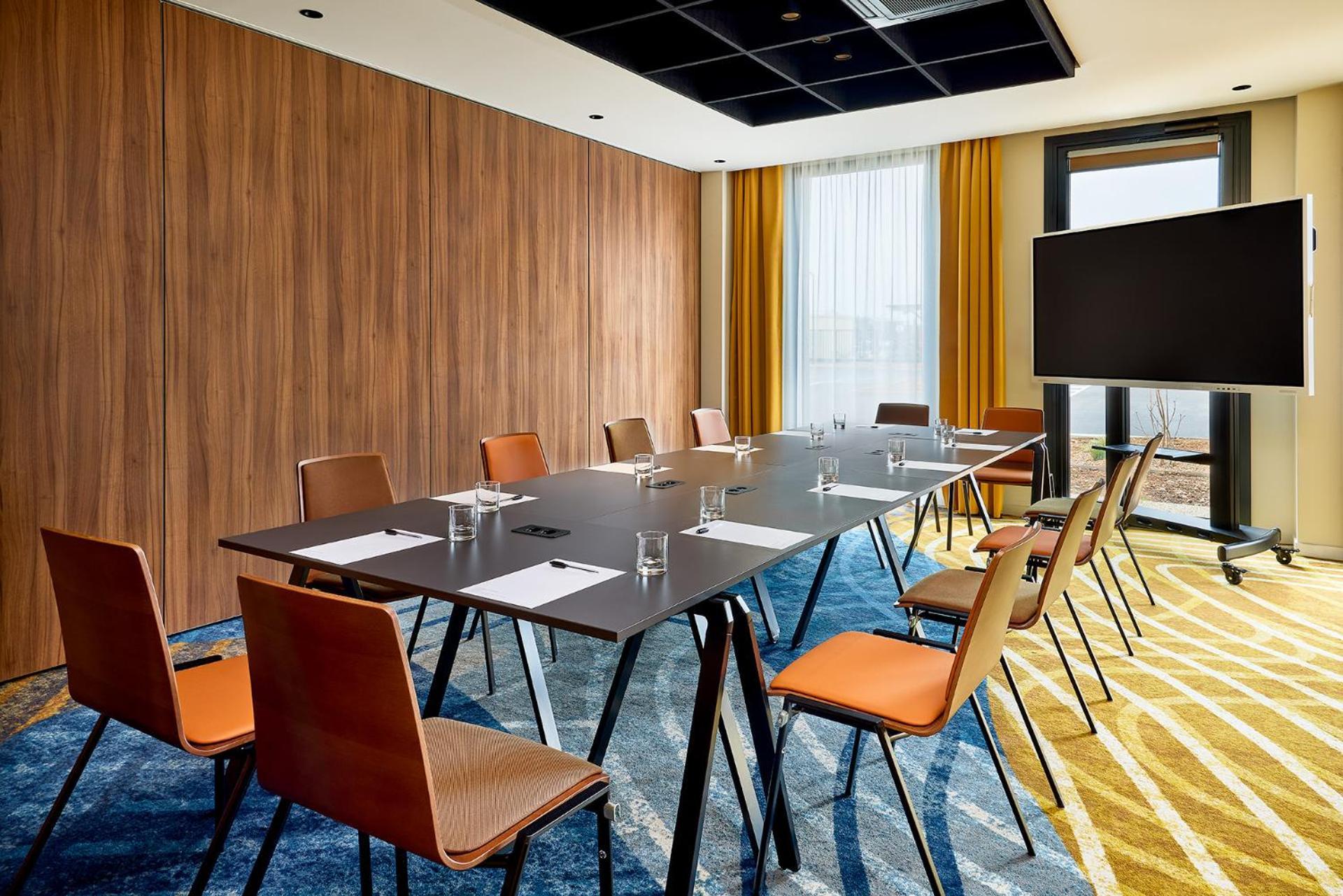 Courtyard By Marriott Lyon Eurexpo Stadium Genas Bagian luar foto