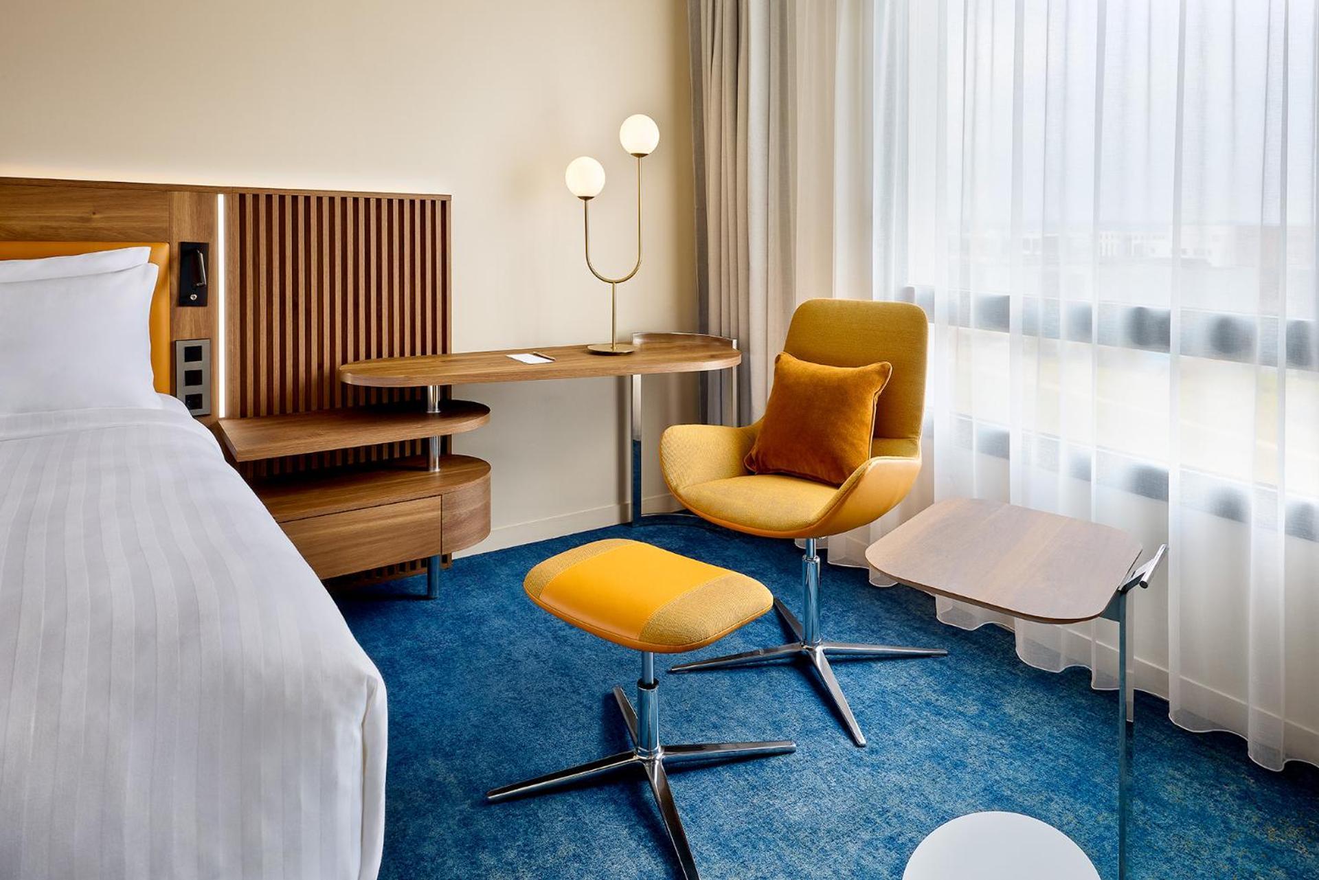 Courtyard By Marriott Lyon Eurexpo Stadium Genas Bagian luar foto