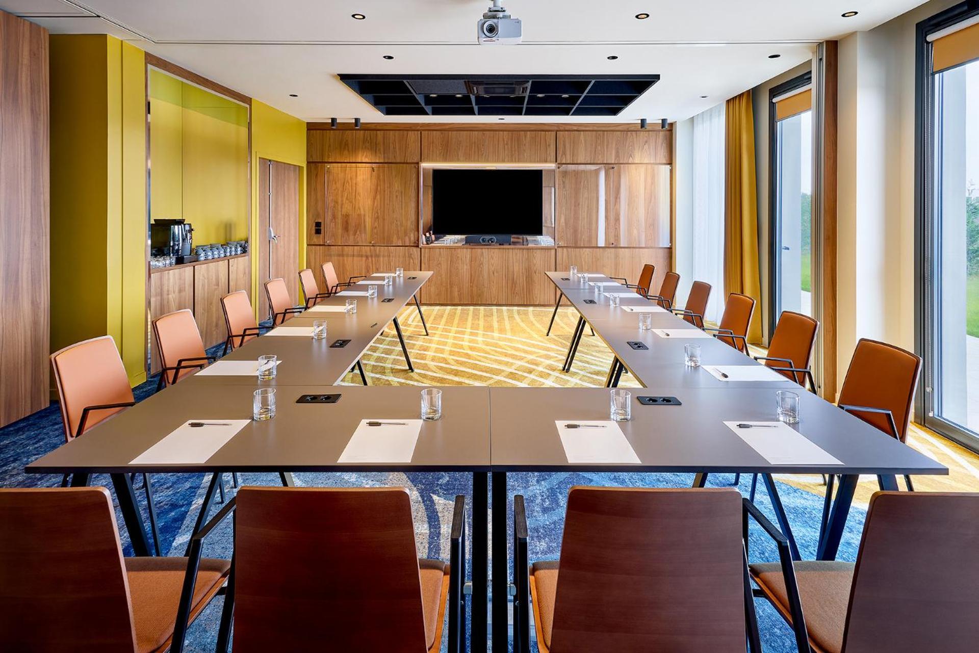 Courtyard By Marriott Lyon Eurexpo Stadium Genas Bagian luar foto