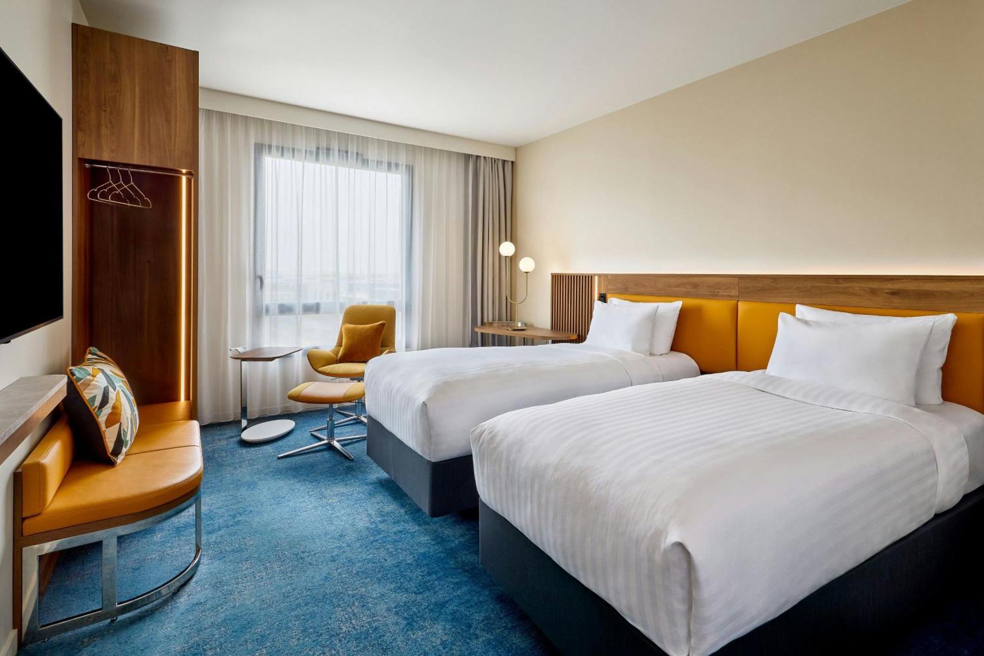 Courtyard By Marriott Lyon Eurexpo Stadium Genas Bagian luar foto