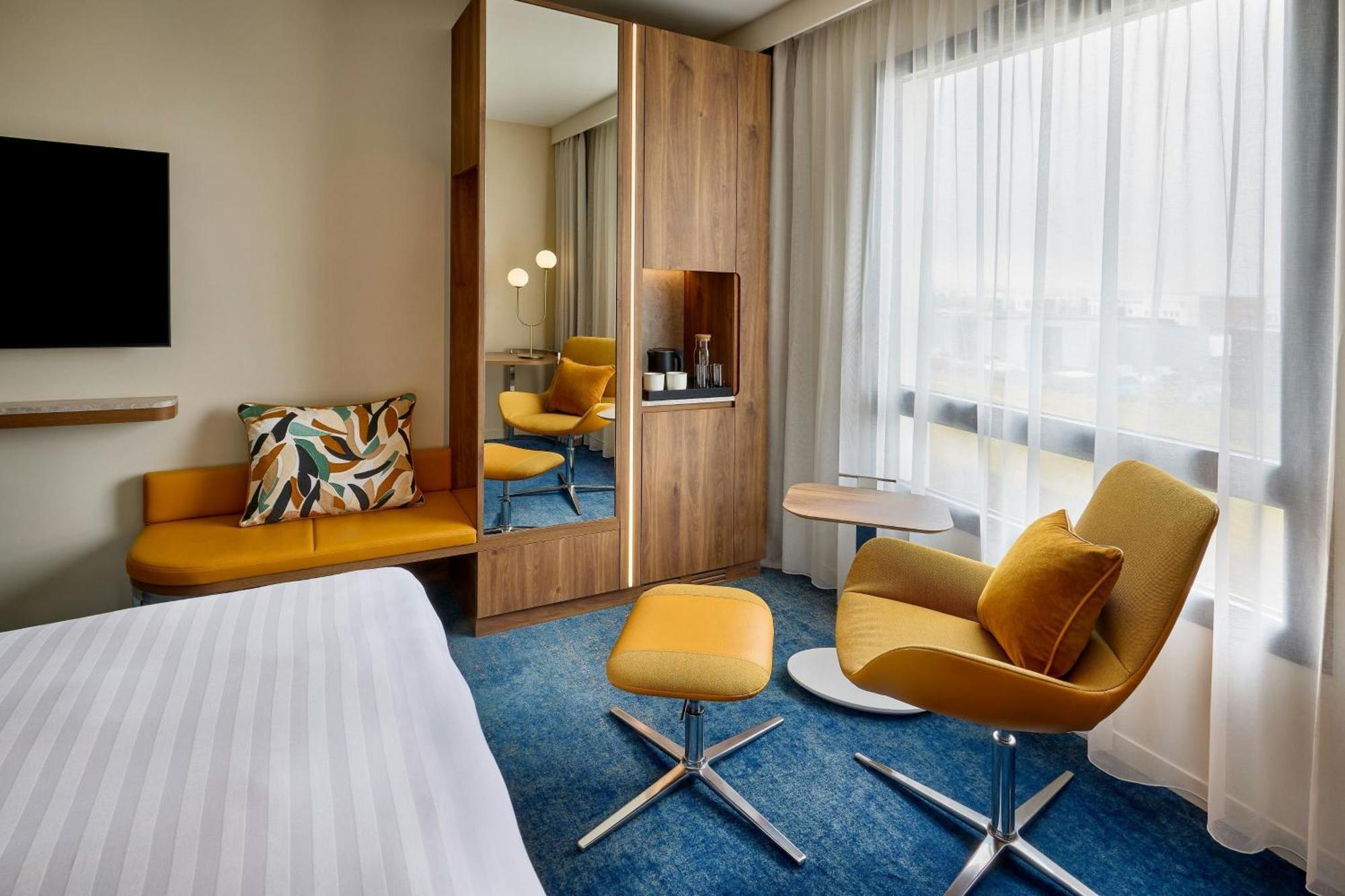 Courtyard By Marriott Lyon Eurexpo Stadium Genas Bagian luar foto
