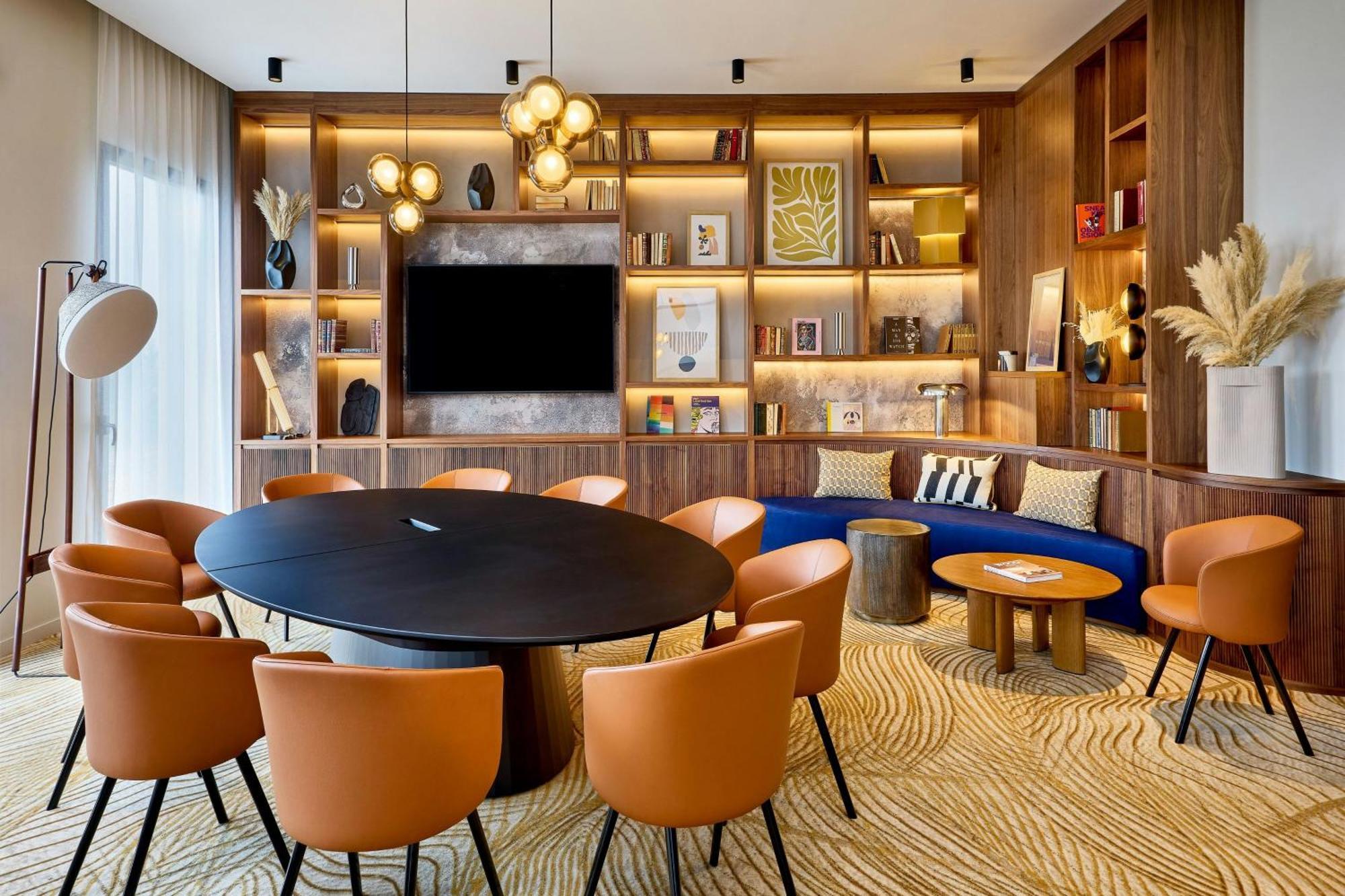 Courtyard By Marriott Lyon Eurexpo Stadium Genas Bagian luar foto