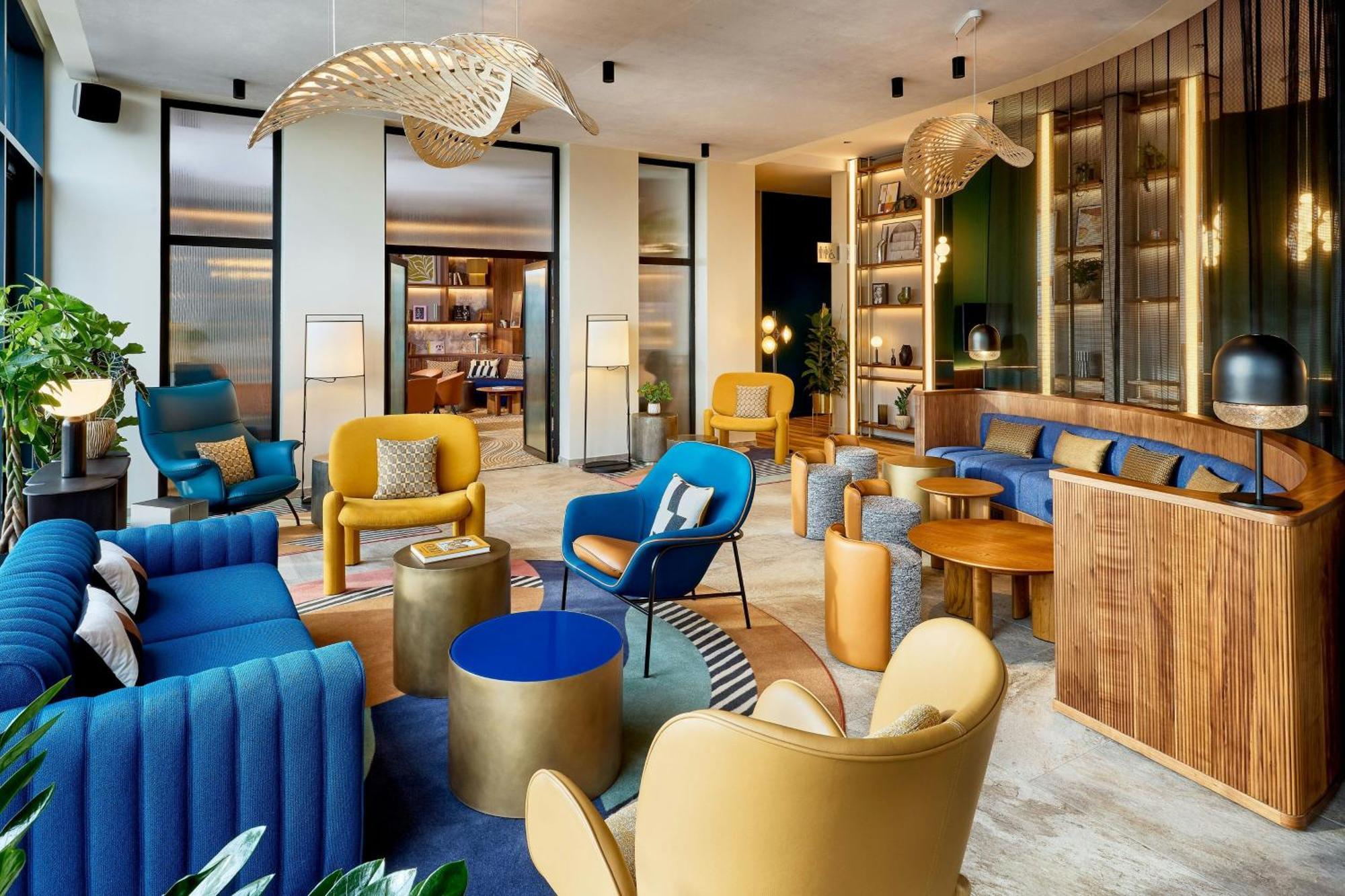 Courtyard By Marriott Lyon Eurexpo Stadium Genas Bagian luar foto
